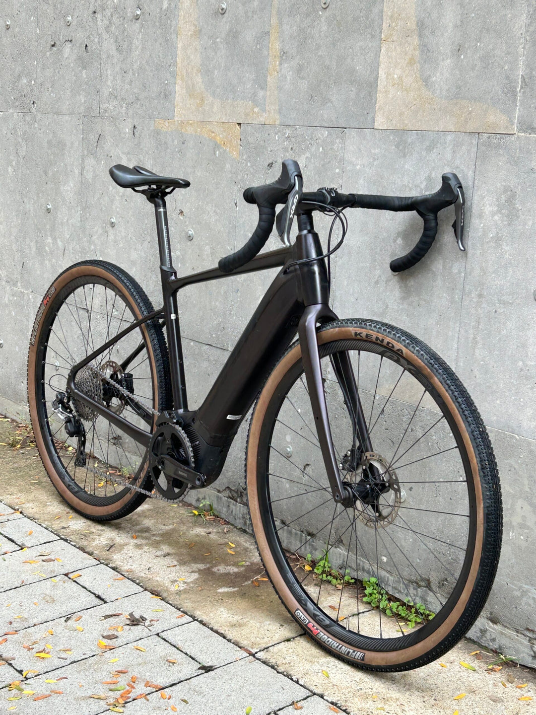 Giant Revolt E+ Pro XR Electric Gravel Bike Ex-Demo M 